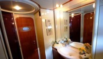 Motor yacht SPLENDIDO -  Bathroom